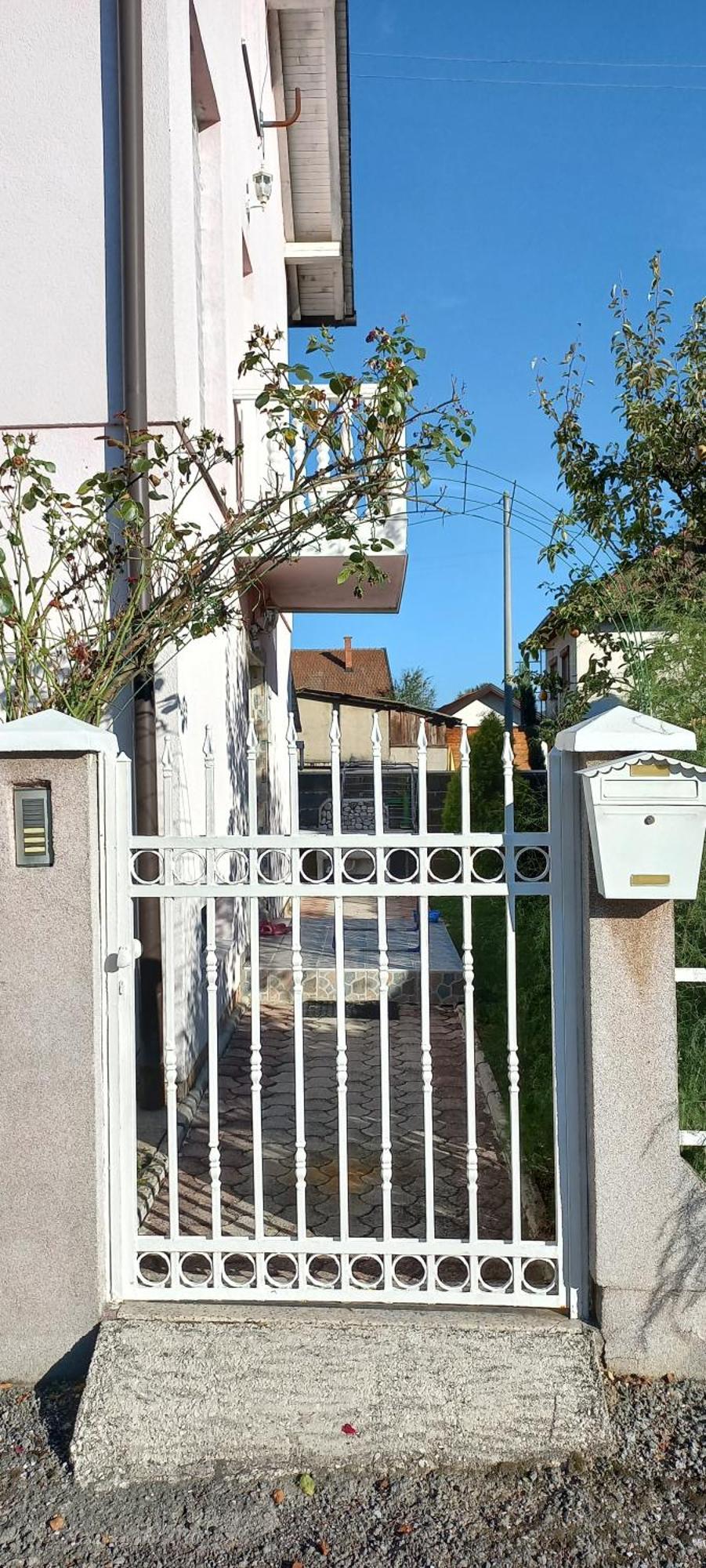 Holiday Home Peaceful Retreat Visoko Buitenkant foto