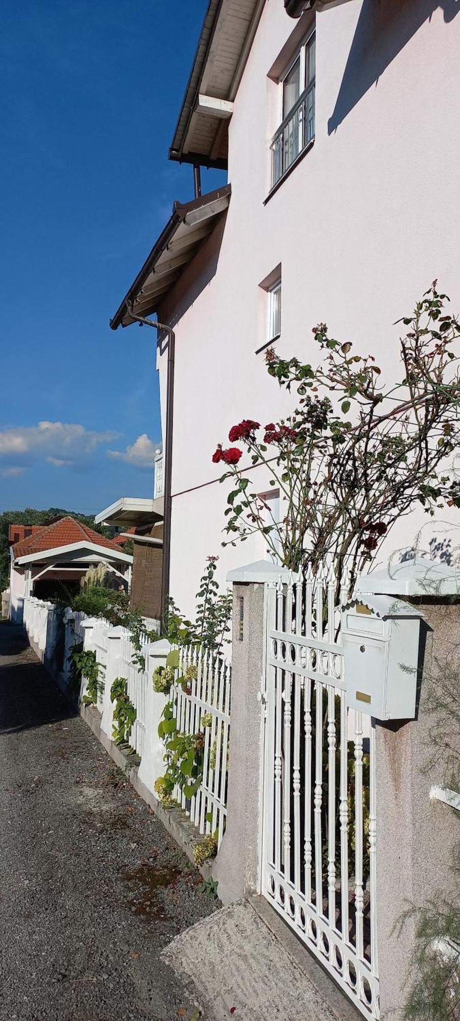 Holiday Home Peaceful Retreat Visoko Buitenkant foto