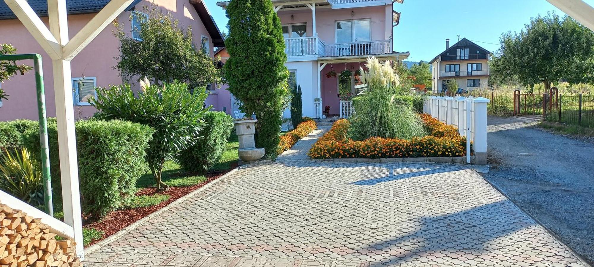 Holiday Home Peaceful Retreat Visoko Buitenkant foto