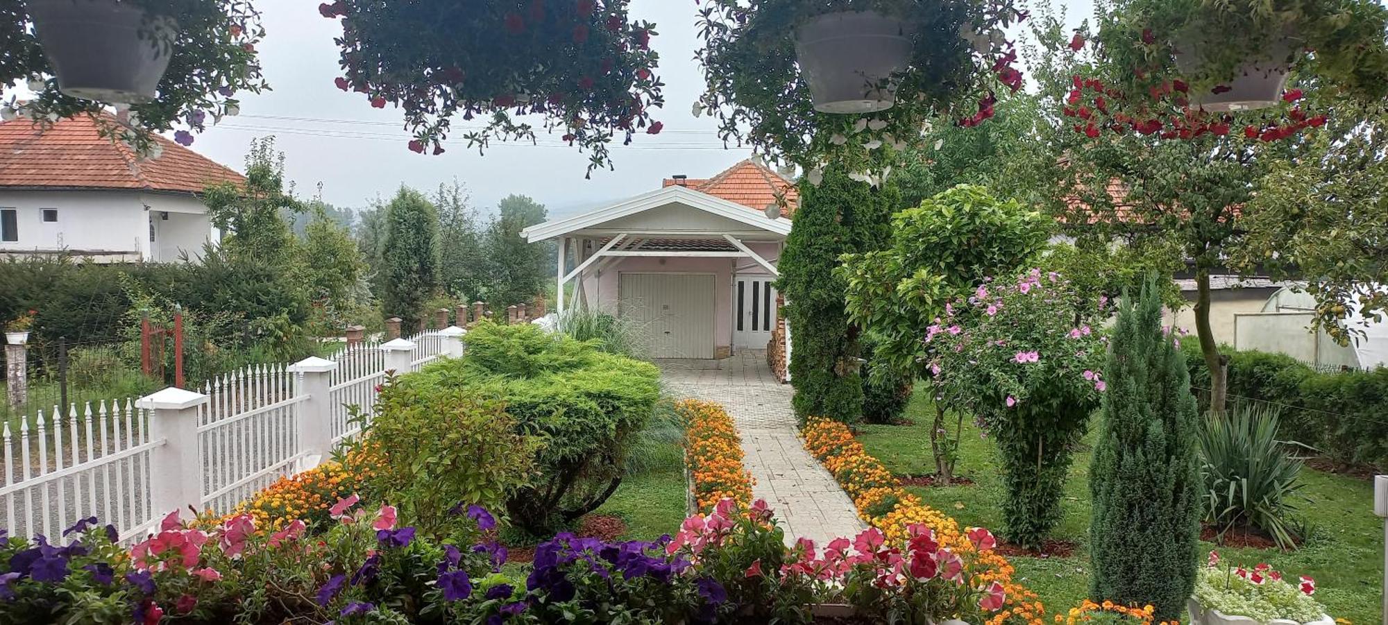 Holiday Home Peaceful Retreat Visoko Buitenkant foto