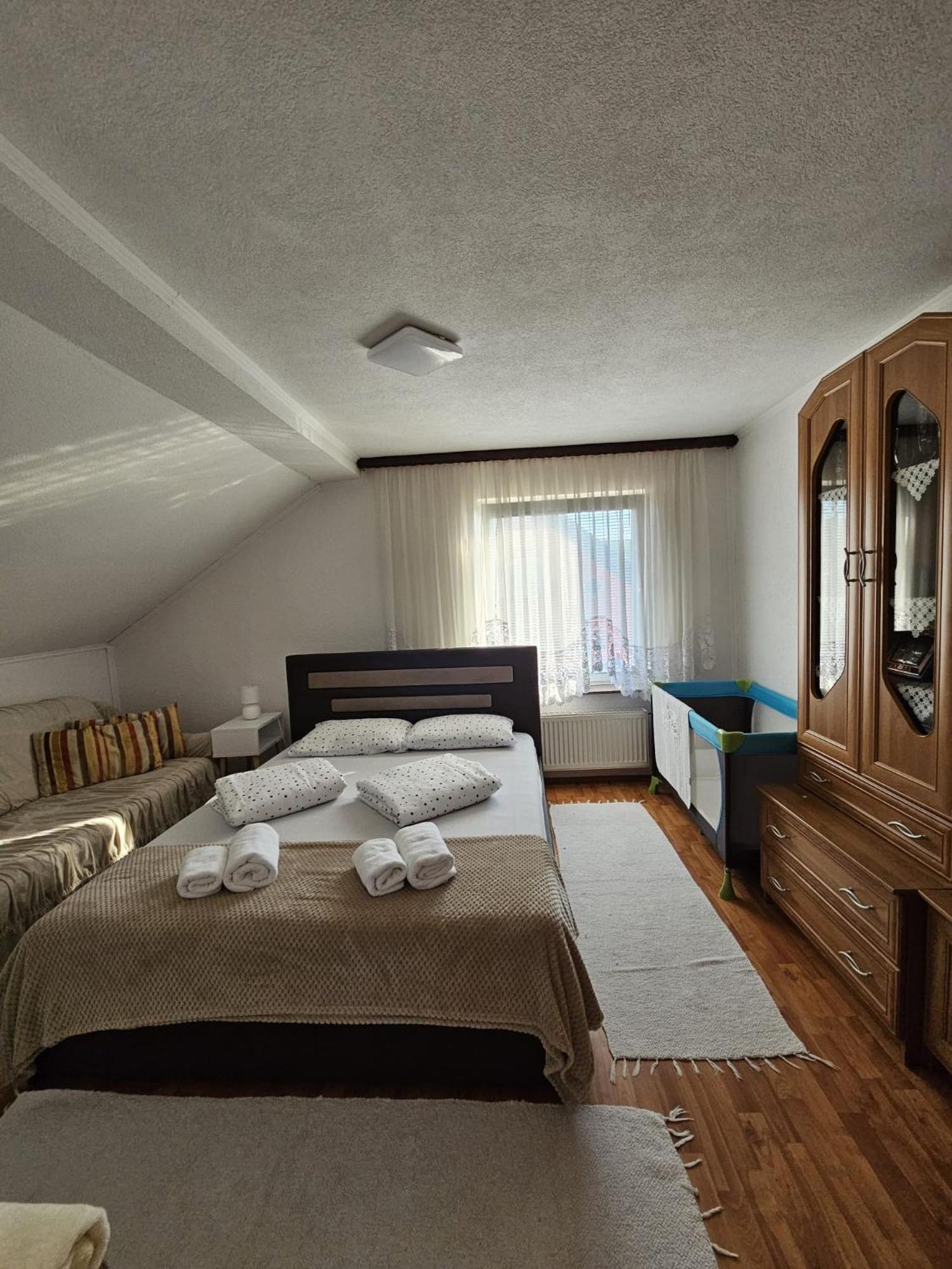 Holiday Home Peaceful Retreat Visoko Buitenkant foto