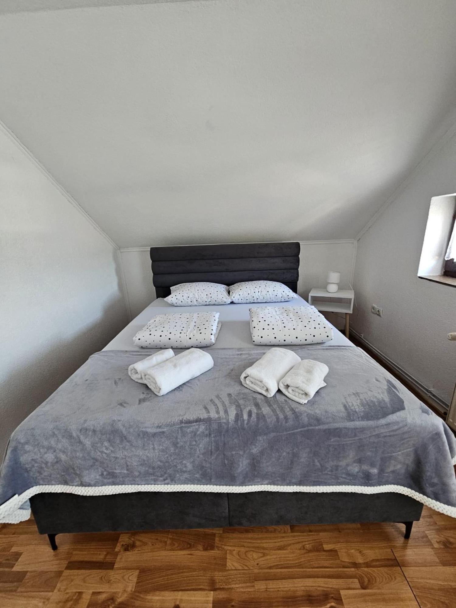 Holiday Home Peaceful Retreat Visoko Buitenkant foto