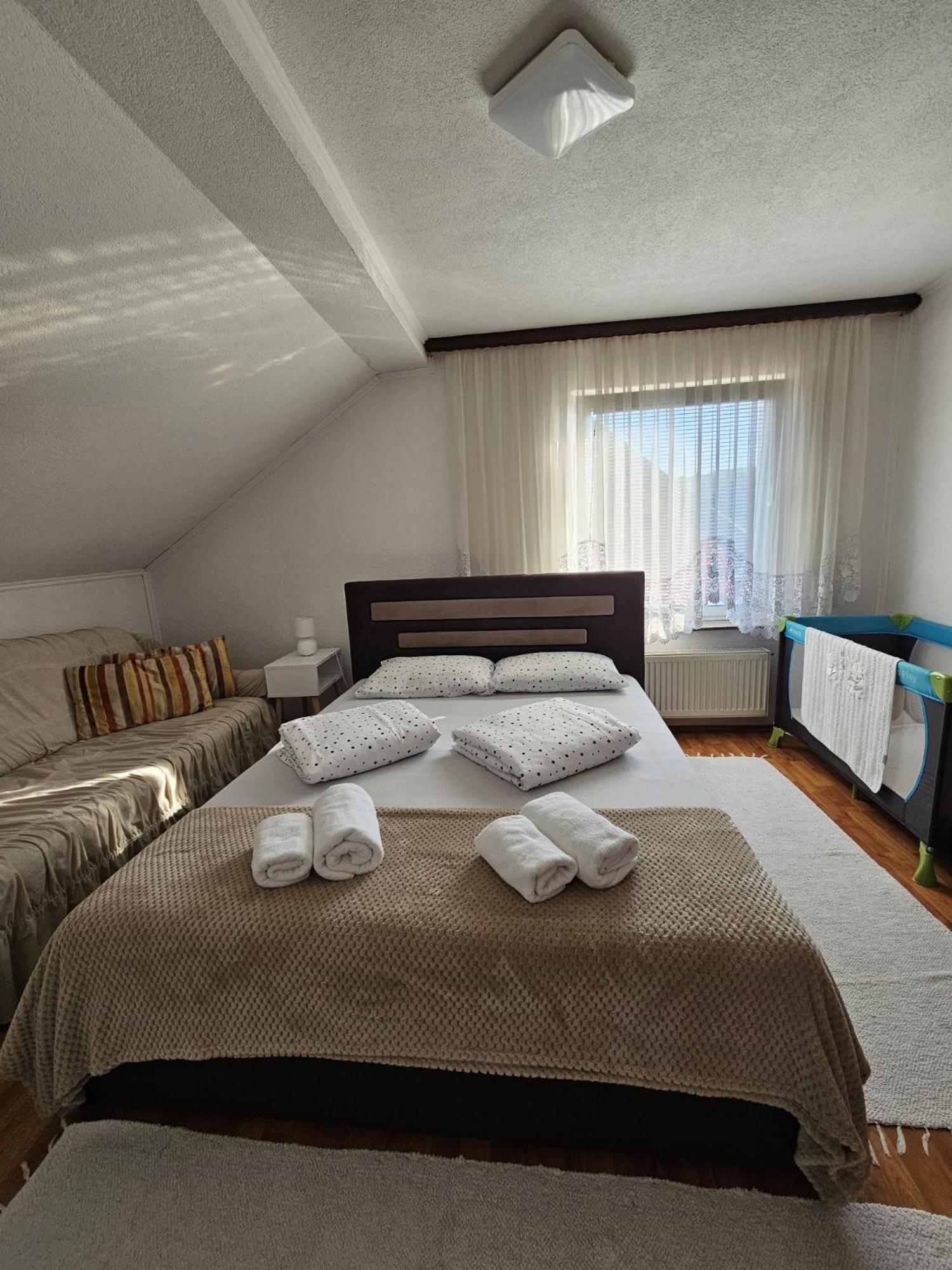 Holiday Home Peaceful Retreat Visoko Buitenkant foto