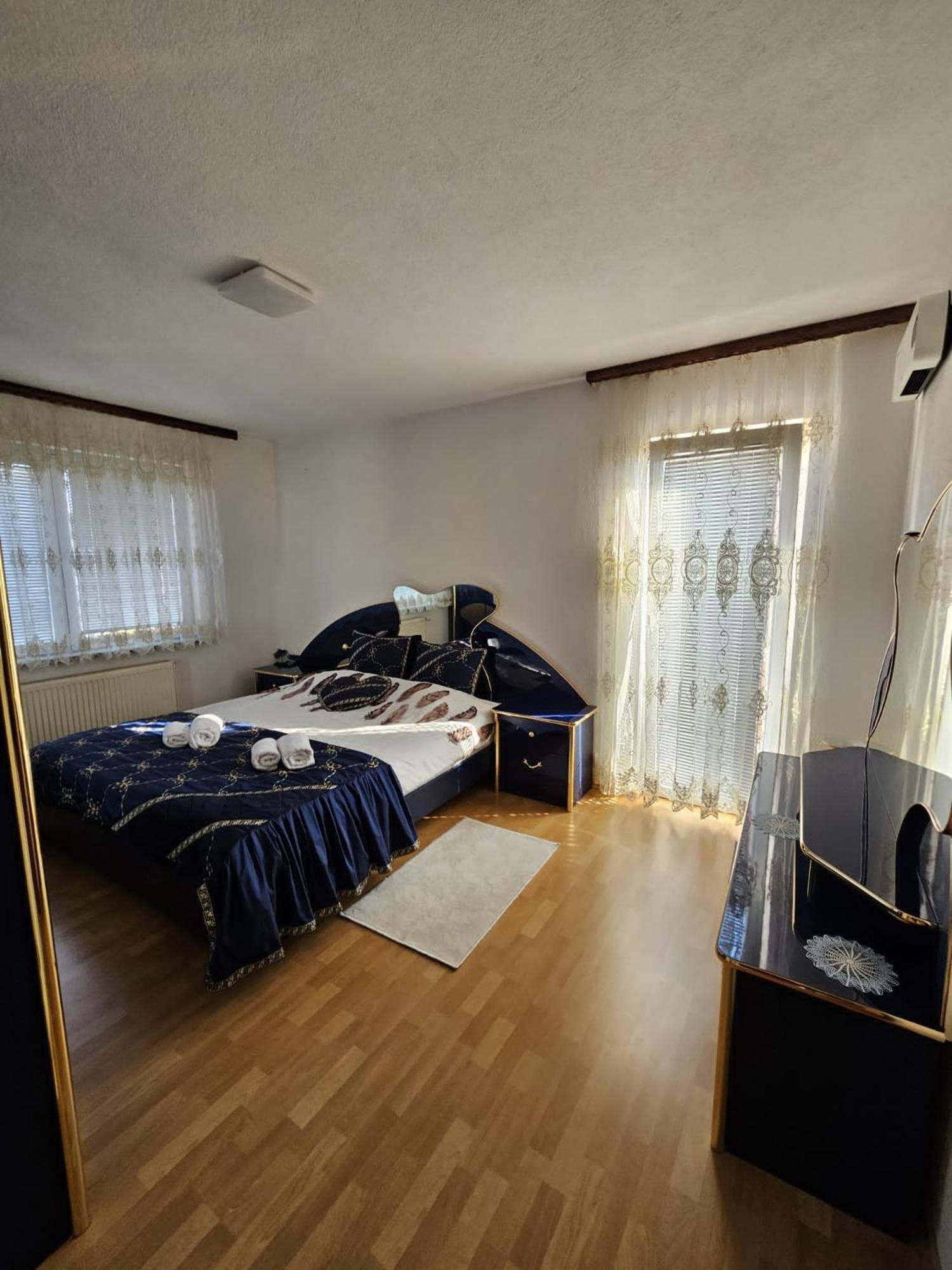 Holiday Home Peaceful Retreat Visoko Buitenkant foto